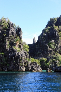 Îles de Farondi recouverte de falaises