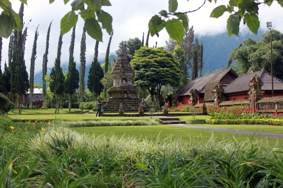 Temple bouddhiste mitoyen du temple "Pura Ulun Danu Bratan"