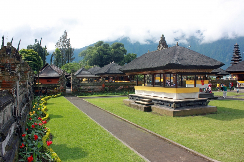 Temple "Pura Ulun Danu Bratan"