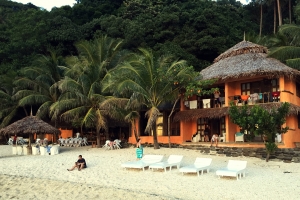 Hôtel "Apo Beach Resort"