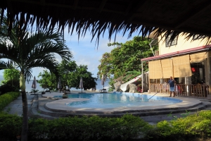 Piscine de l'hôtel "Isla Hayahai Beach Resort"