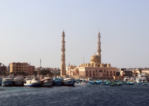Vue remarquable depuis la baie de la Mosquée El Mina Masjid