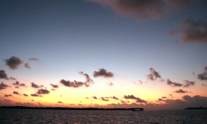 Lever de soleil sur Hadhunmathee Atoll