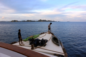Jeudi, Panorama de l'île de Pele à Misool