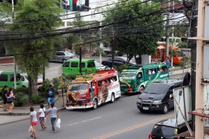 L’icône des Philippines, les jeepneys !