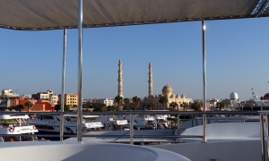 + Mosquée vue de la Marina d'Hurghada